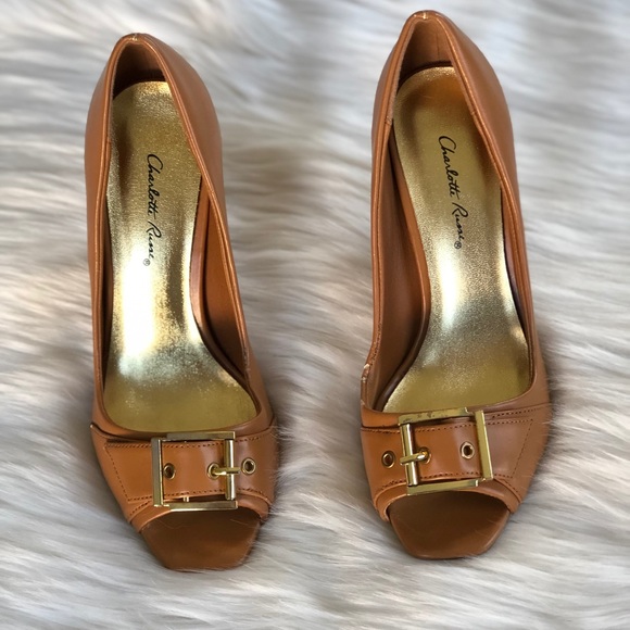 Charlotte Russe tan peeptoe heel - Picture 2 of 4